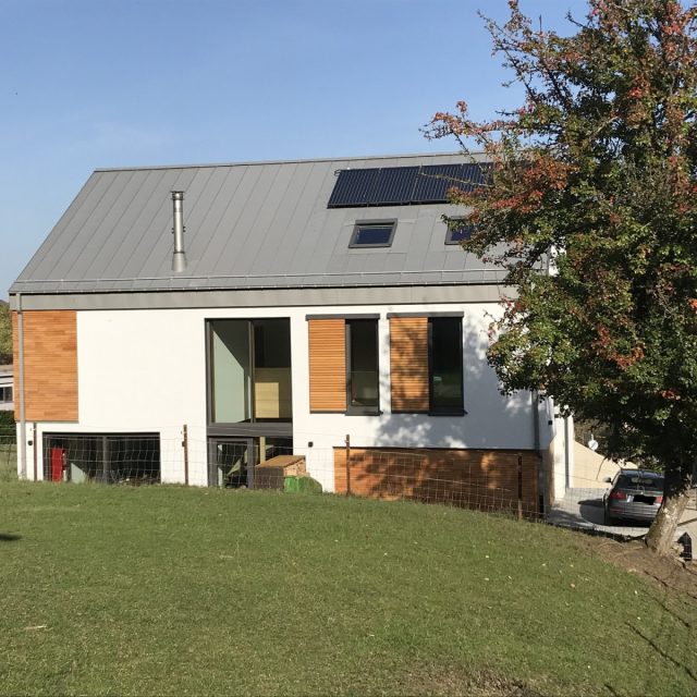 individualhouse in Syren | Luxembourg #luxembourgarchitecture #luxembourgarchitects #atelier70architecs #syren #individualhouse #woodconstruction #concretewood #prefalux
